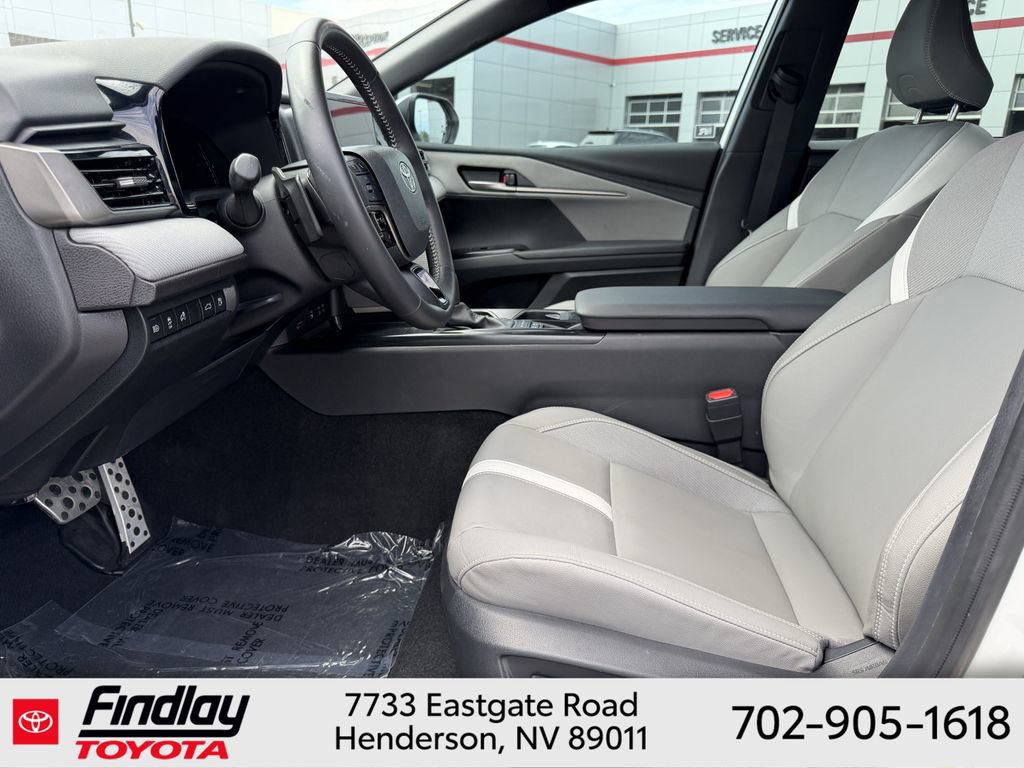 Used 2025 Toyota Camry SE AWD/4WD image 6
