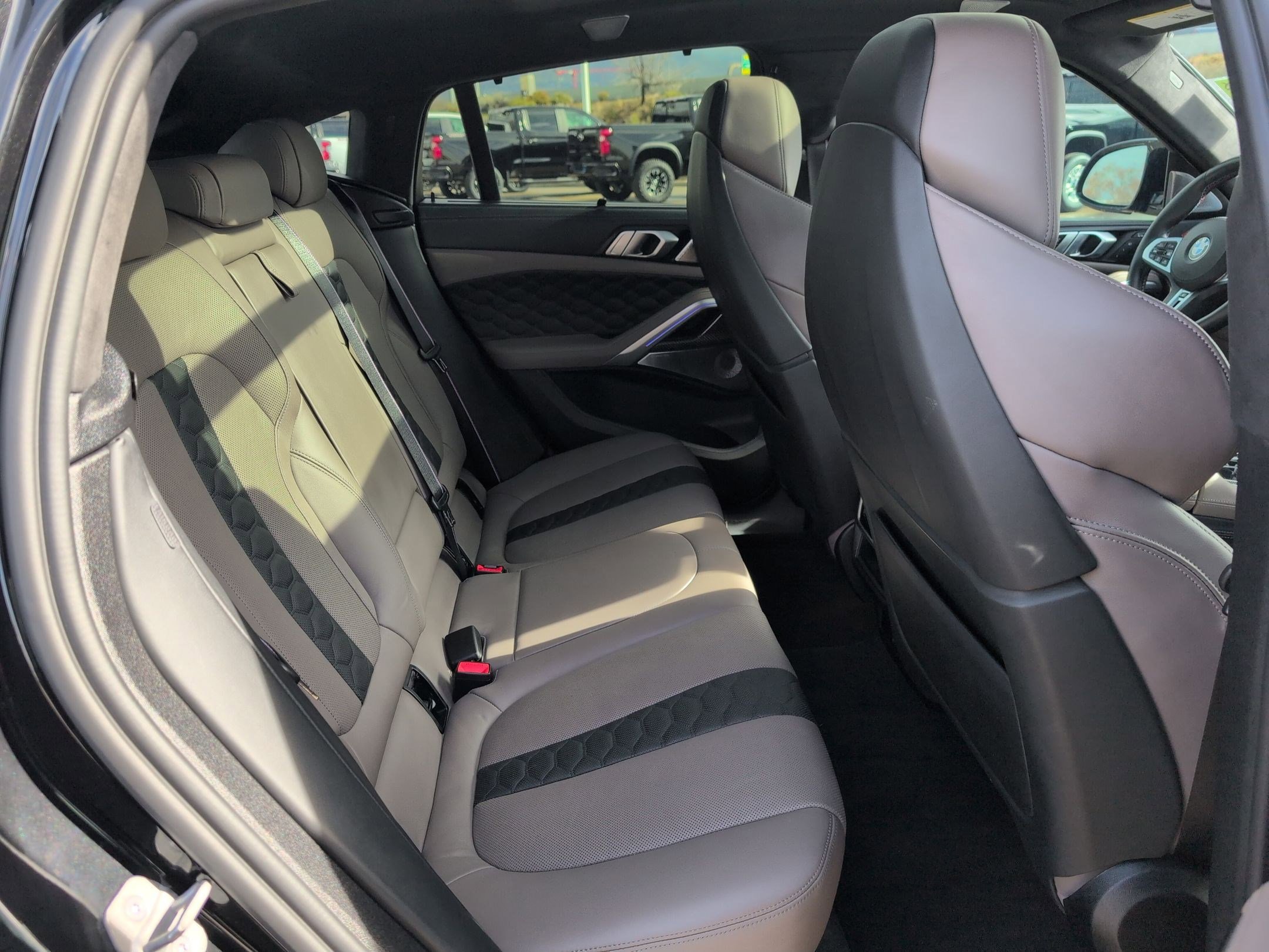 Used 2023 BMW X6 M w/ Competition Package image 28