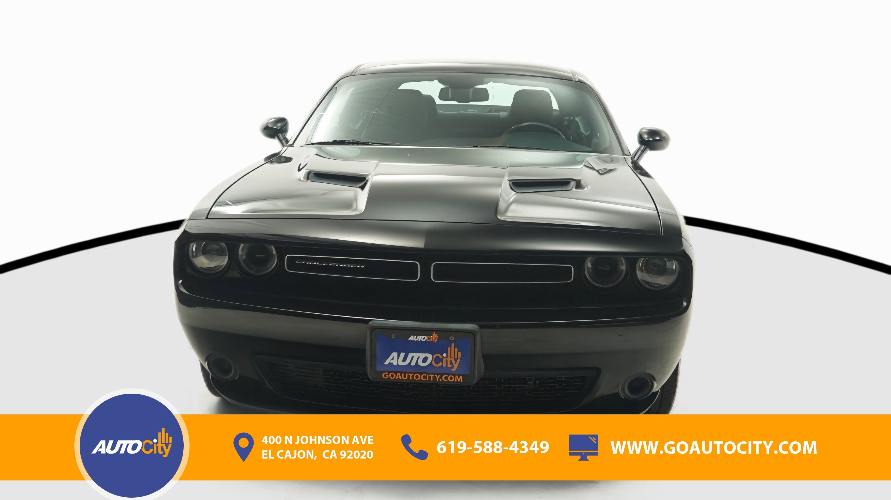 Used 2019 Dodge Challenger SXT RWD image 4