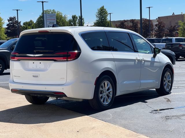 Used 2024 Chrysler Pacifica Touring-L AWD/4WD image 49