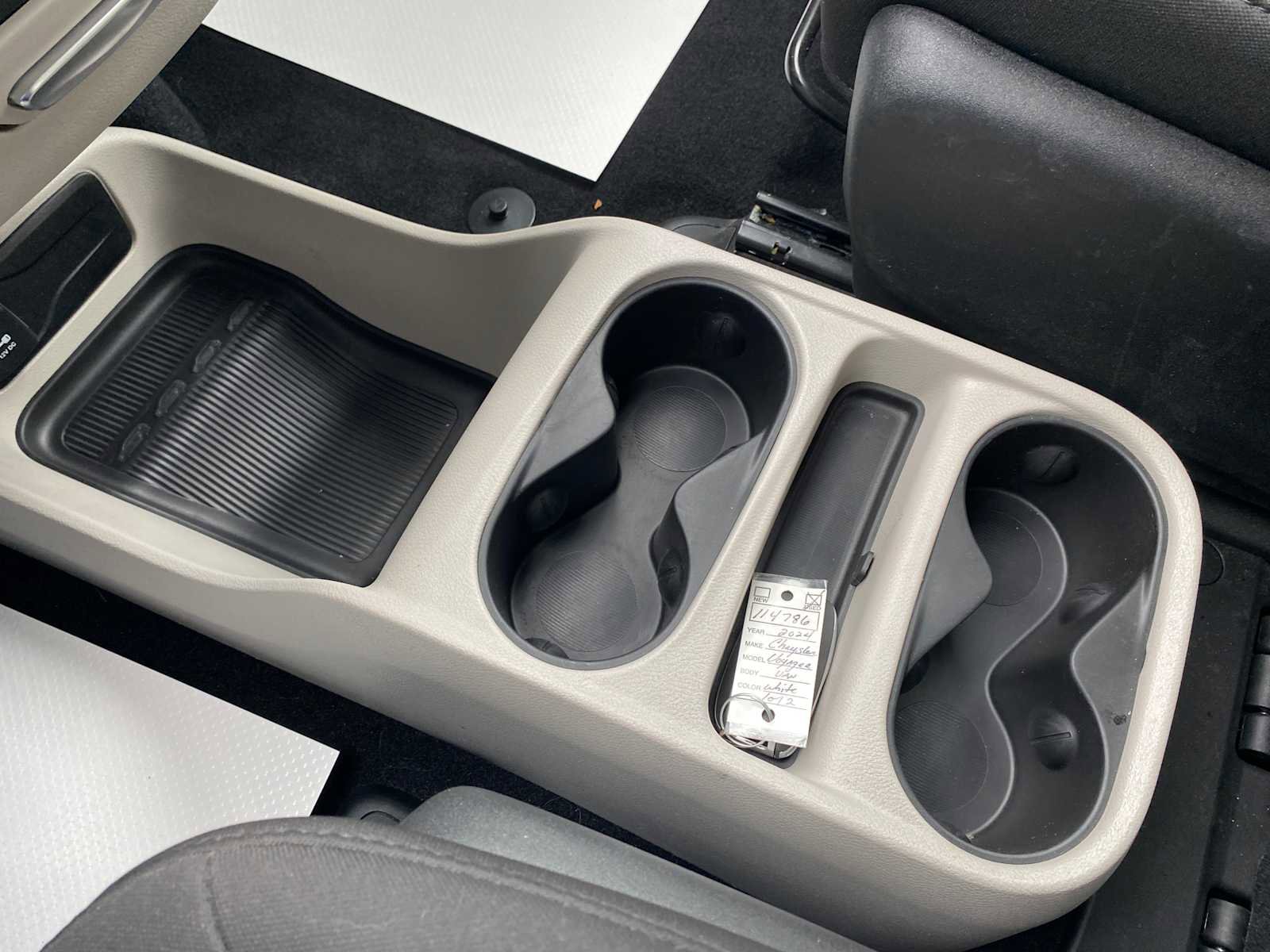 Used 2024 Chrysler Voyager LX image 28