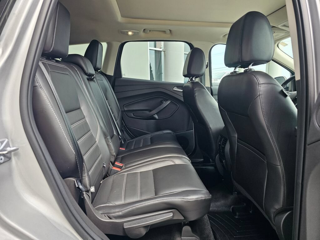 Used 2017 Ford Escape Titanium w/ Equipment Group 301A AWD/4WD image 13