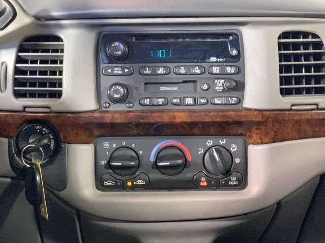 Used 2000 Chevrolet Impala w/ Preferred Equipment Group FWD image 11
