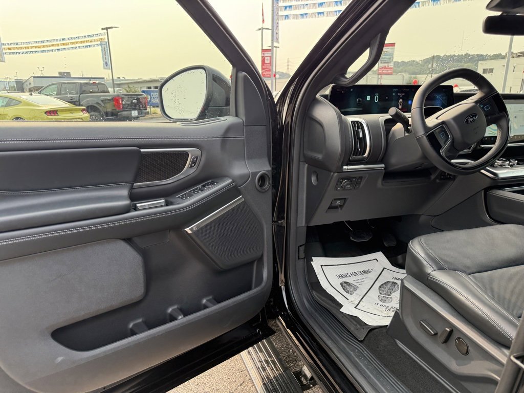 New 2025 Ford Expedition Platinum w/ Stealth Performance Package image 7