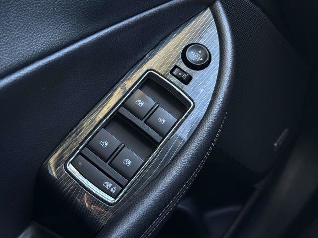 Used 2017 Chevrolet Impala Premier w/ Enhanced Convenience Package FWD image 17