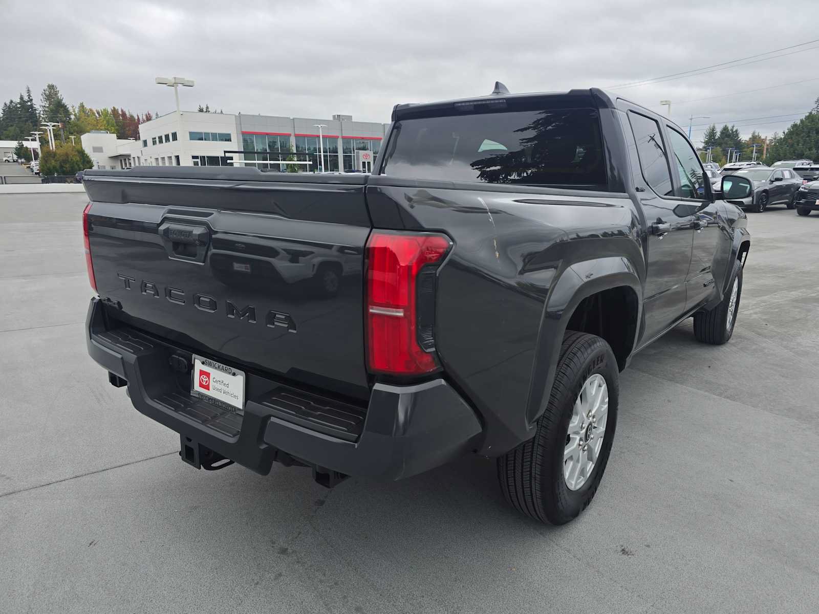 Used 2025 Toyota Tacoma SR5 AWD/4WD image 3
