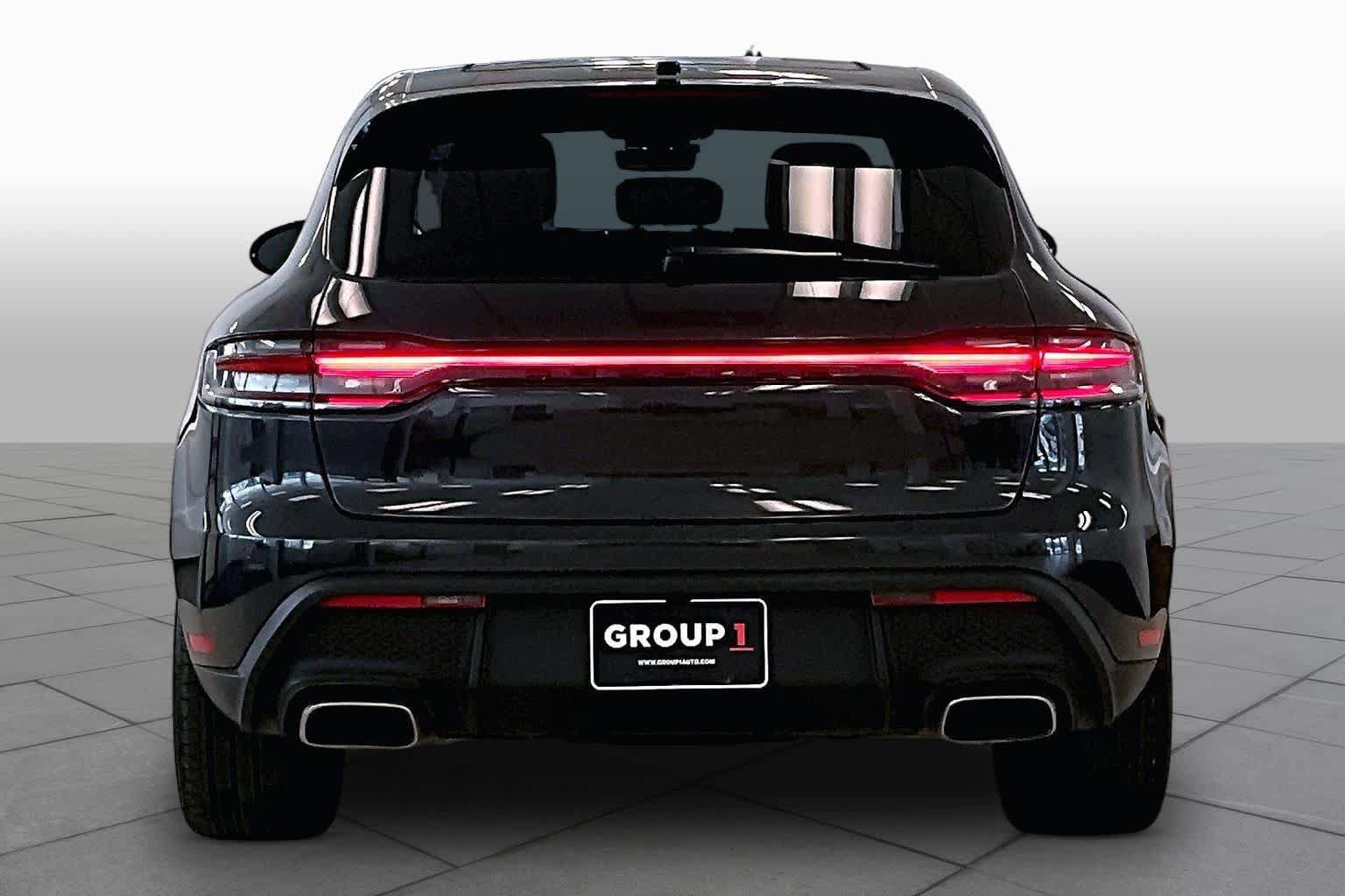 Used 2022 Porsche Macan AWD/4WD image 4