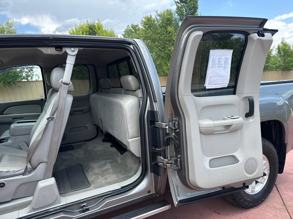 Used 2009 GMC Sierra 1500 SLT w/ Max Trailering Pack AWD/4WD image 18