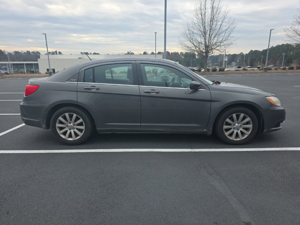 Used 2013 Chrysler 200 Touring image 9