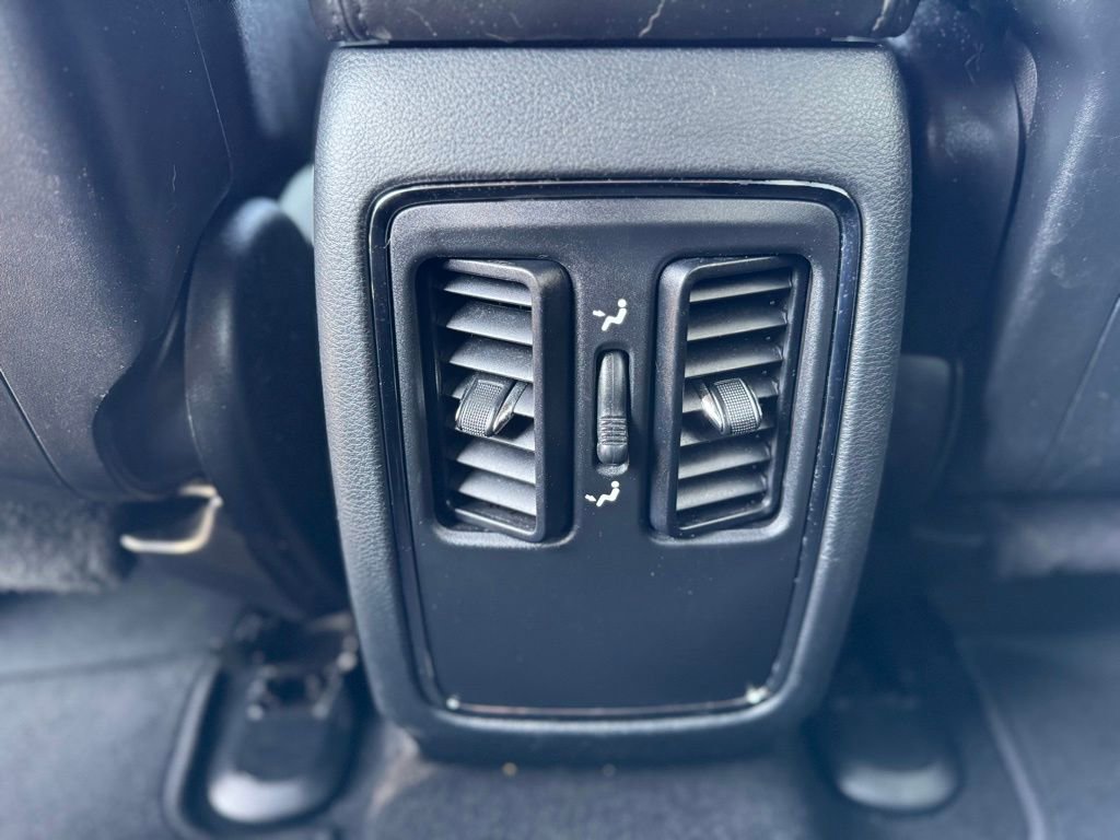 Used 2020 Jeep Grand Cherokee Laredo image 13