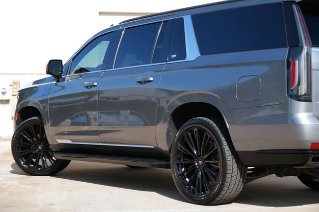 Used 2021 Cadillac Escalade ESV Premium Luxury w/ Performance Package AWD/4WD image 26
