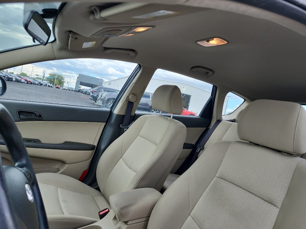 Used 2012 Hyundai Elantra GLS FWD image 15
