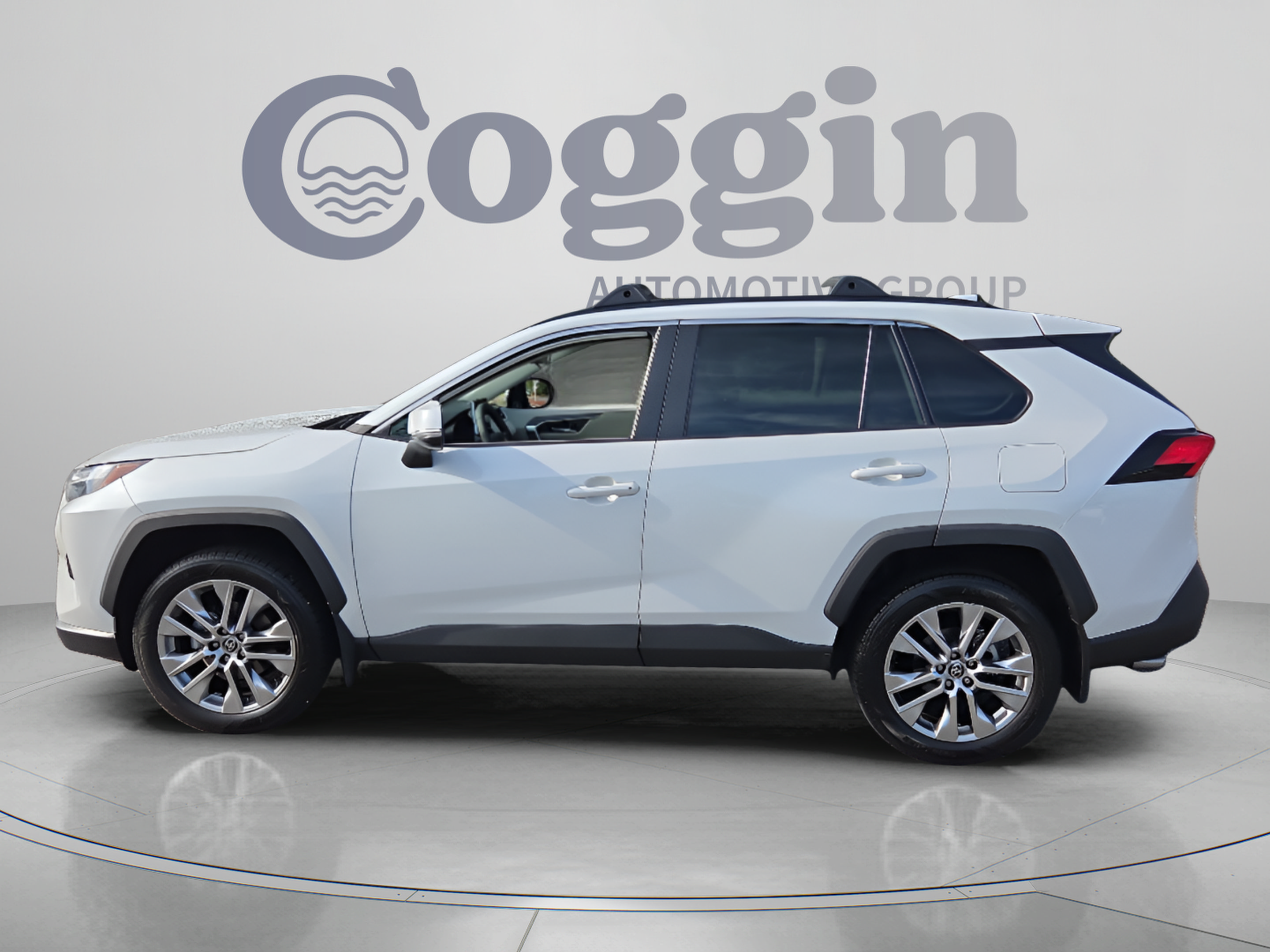 Used 2024 Toyota RAV4 XLE Premium w/ Weather Package FWD image 2