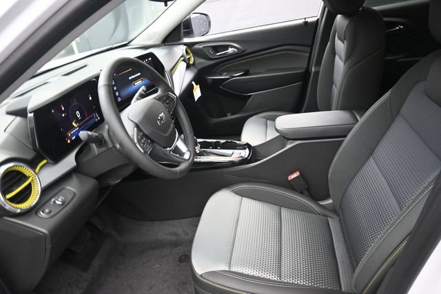 New 2026 Chevrolet Trax LT w/ Sunroof Package FWD image 8