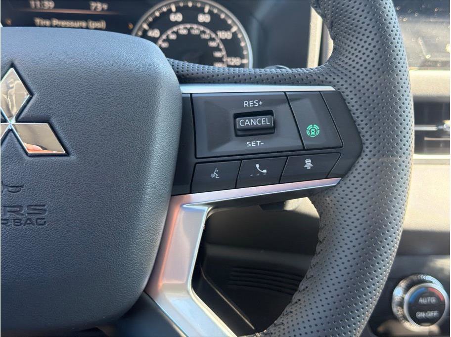 New 2026 Mitsubishi Outlander LE image 18