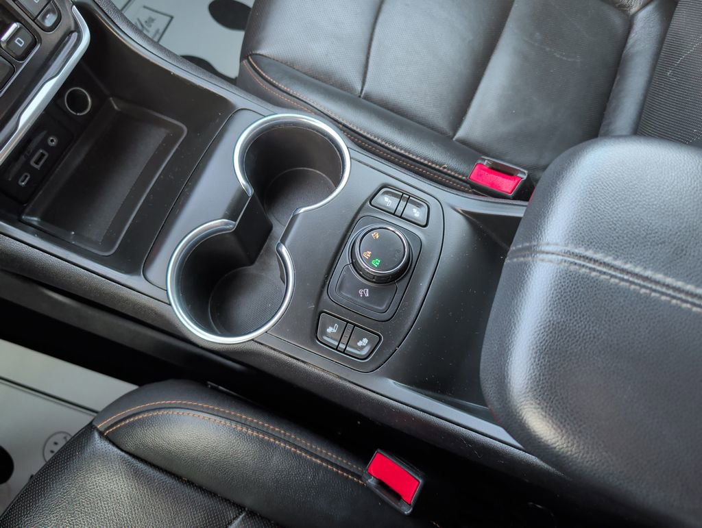 Used 2019 GMC Terrain SLT w/ Preferred Package image 16