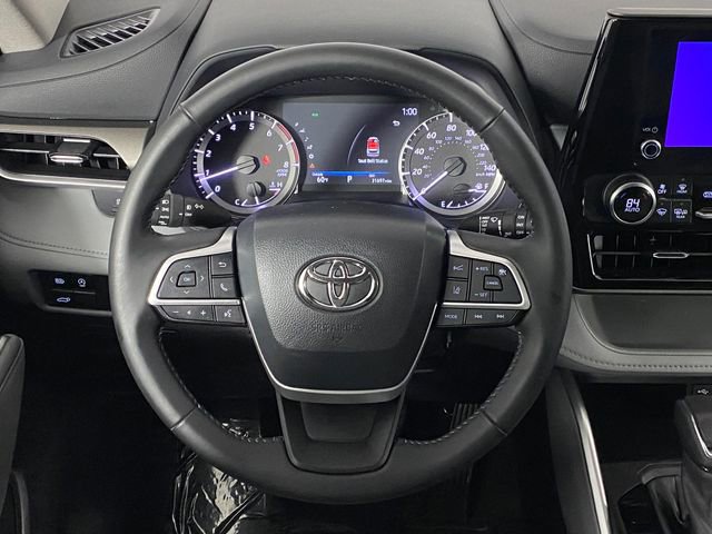 Used 2023 Toyota Highlander LE AWD/4WD image 21