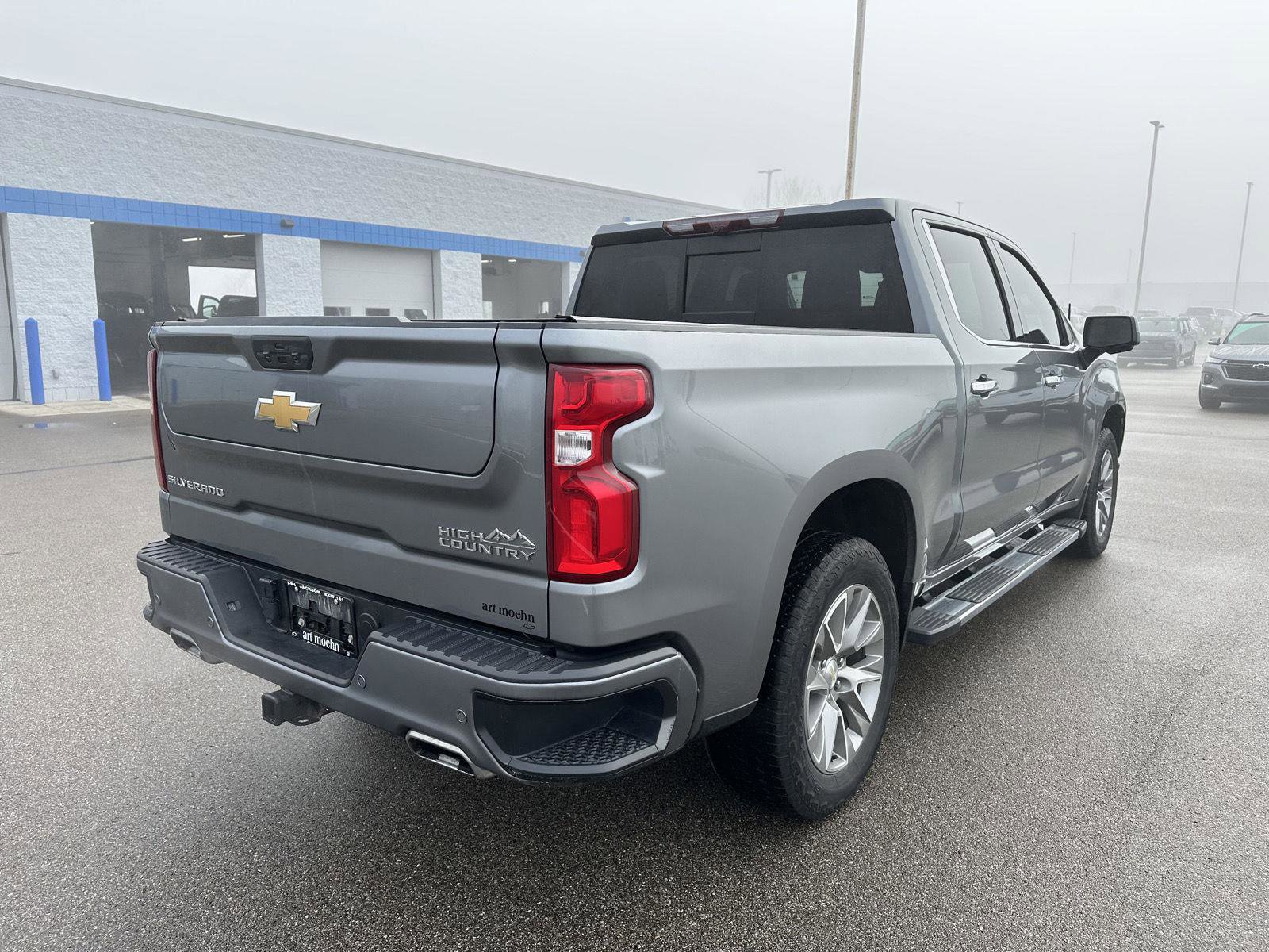 Used 2022 Chevrolet Silverado 1500 High Country w/ Technology Package AWD/4WD image 8