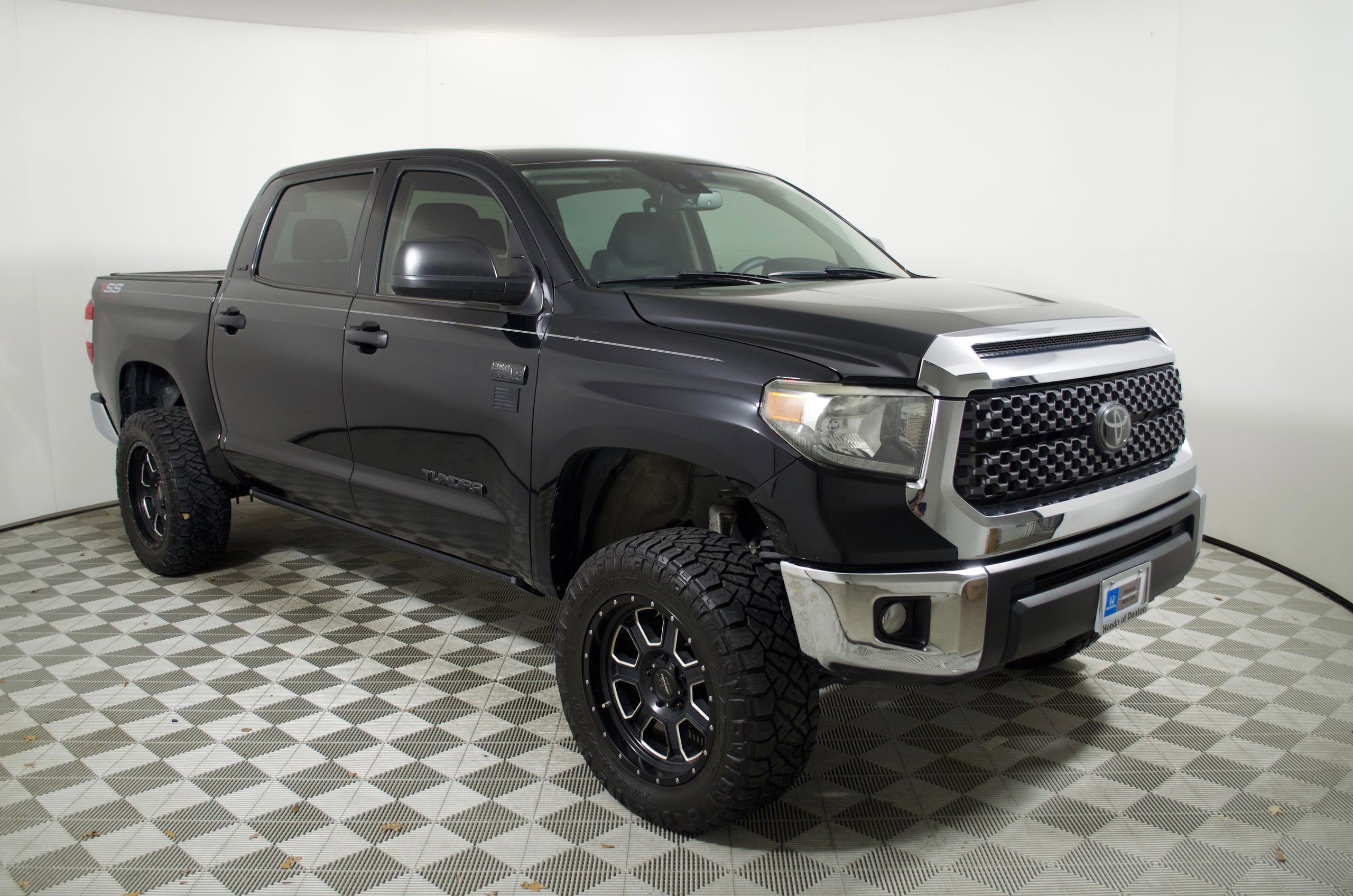 Used 2020 Toyota Tundra SR5 w/ SR5 Upgrade Package AWD/4WD image 7