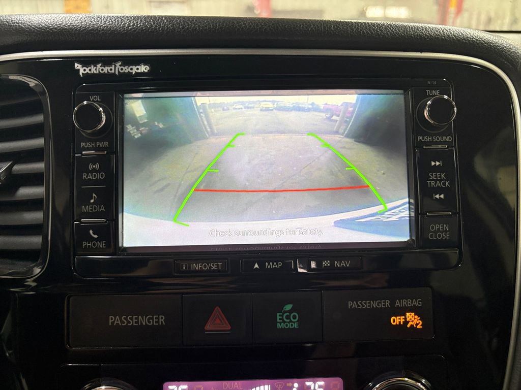 Used 2016 Mitsubishi Outlander GT image 22