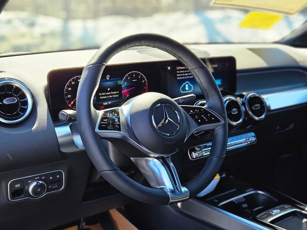 New 2026 Mercedes-Benz GLB 250 4MATIC image 18