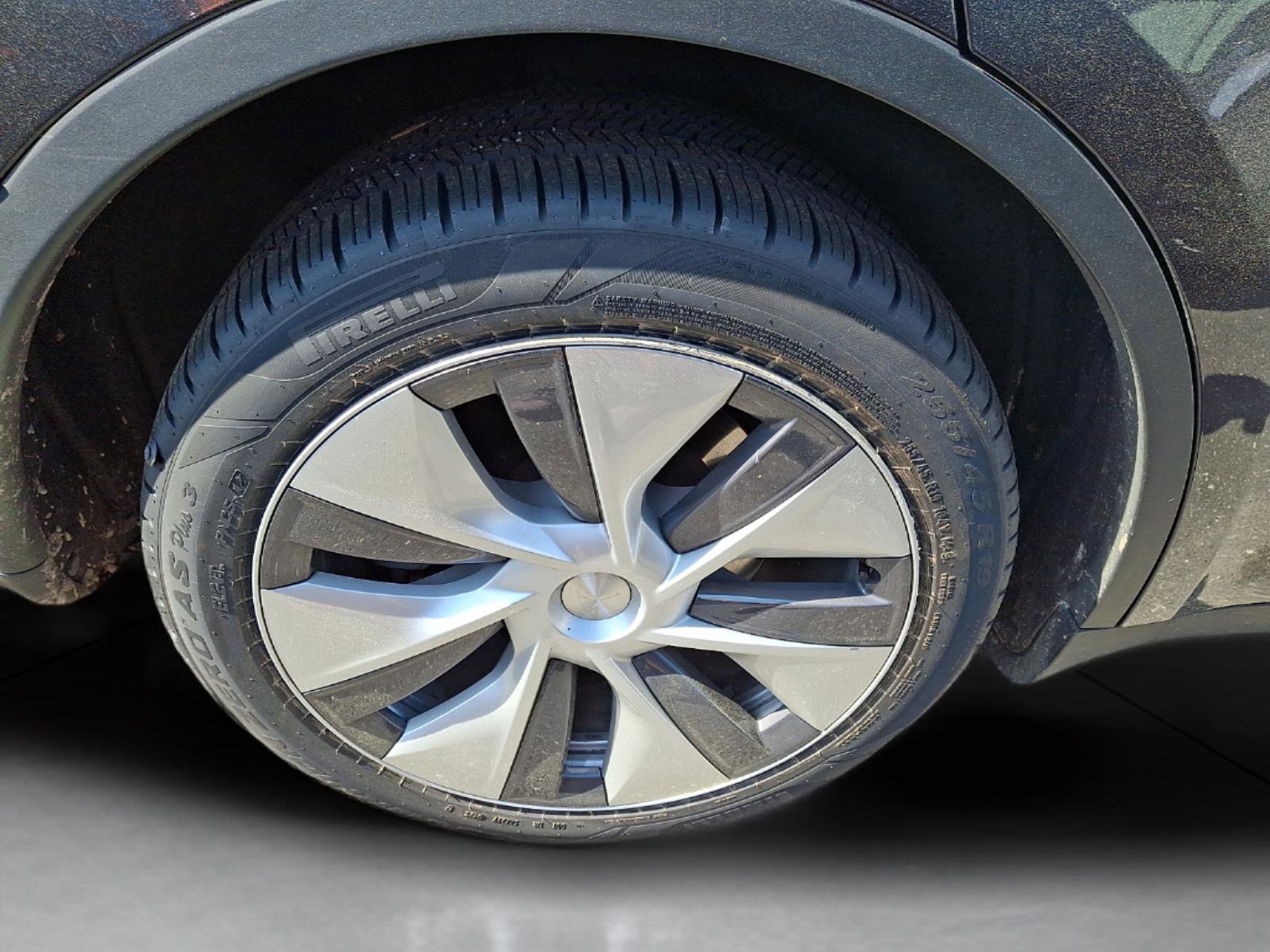 Used 2024 Tesla Model Y Long Range image 25