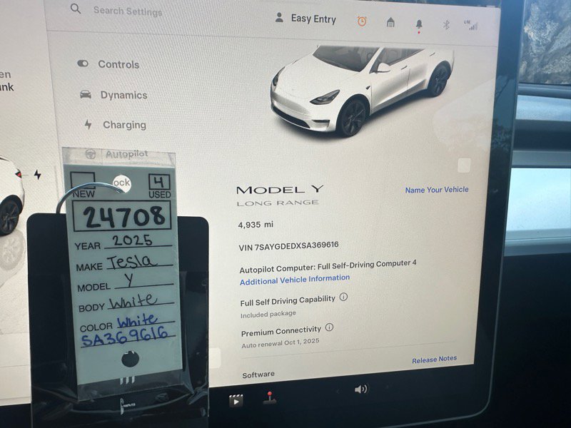 Used 2025 Tesla Model Y Long Range image 5