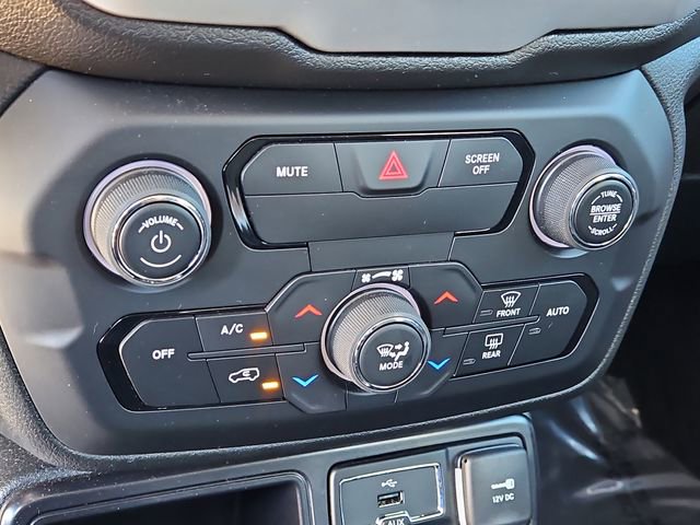 Used 2018 Jeep Renegade Latitude image 25