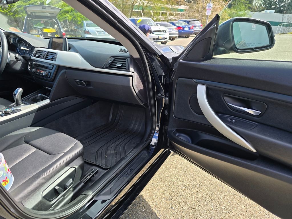 Used 2014 BMW 328i Gran Turismo xDrive image 11