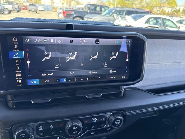 Used 2024 Jeep Wrangler Unlimited Sahara w/ Technology Group AWD/4WD image 27