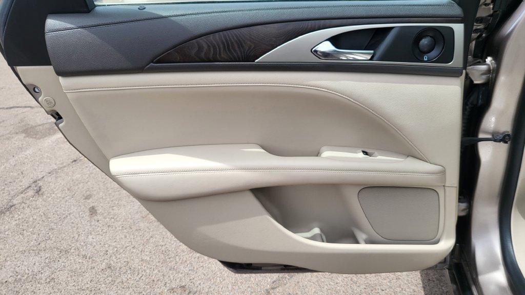 Used 2018 Lincoln MKZ Reserve w/ Climate Package FWD image 23