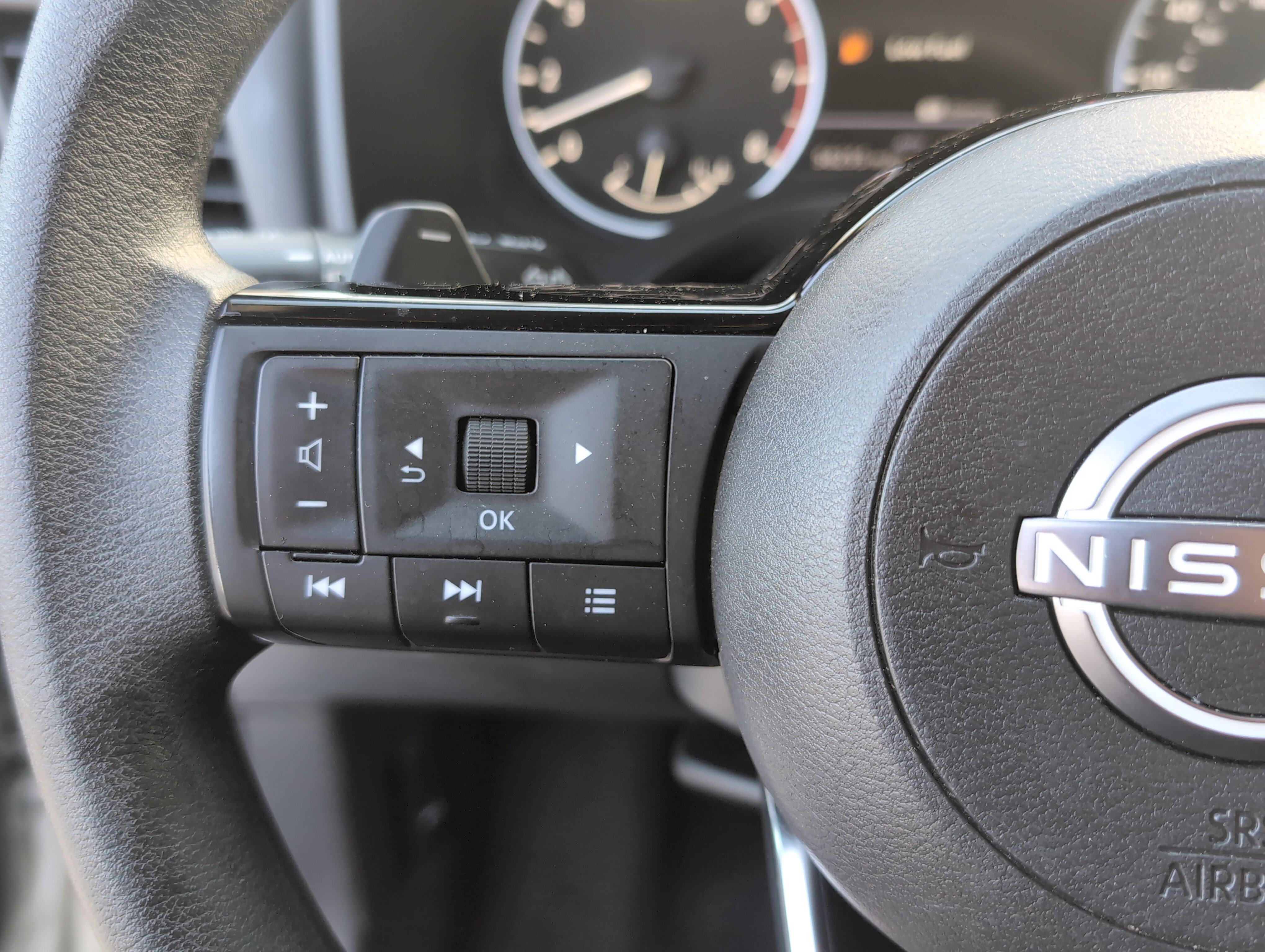 Used 2023 Nissan Rogue SV AWD/4WD image 19