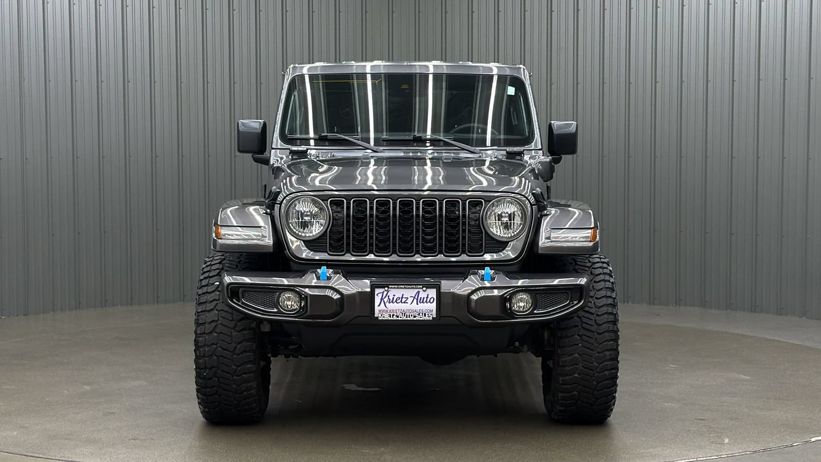 Used 2024 Jeep Wrangler Unlimited w/ Convenience Group AWD/4WD image 8