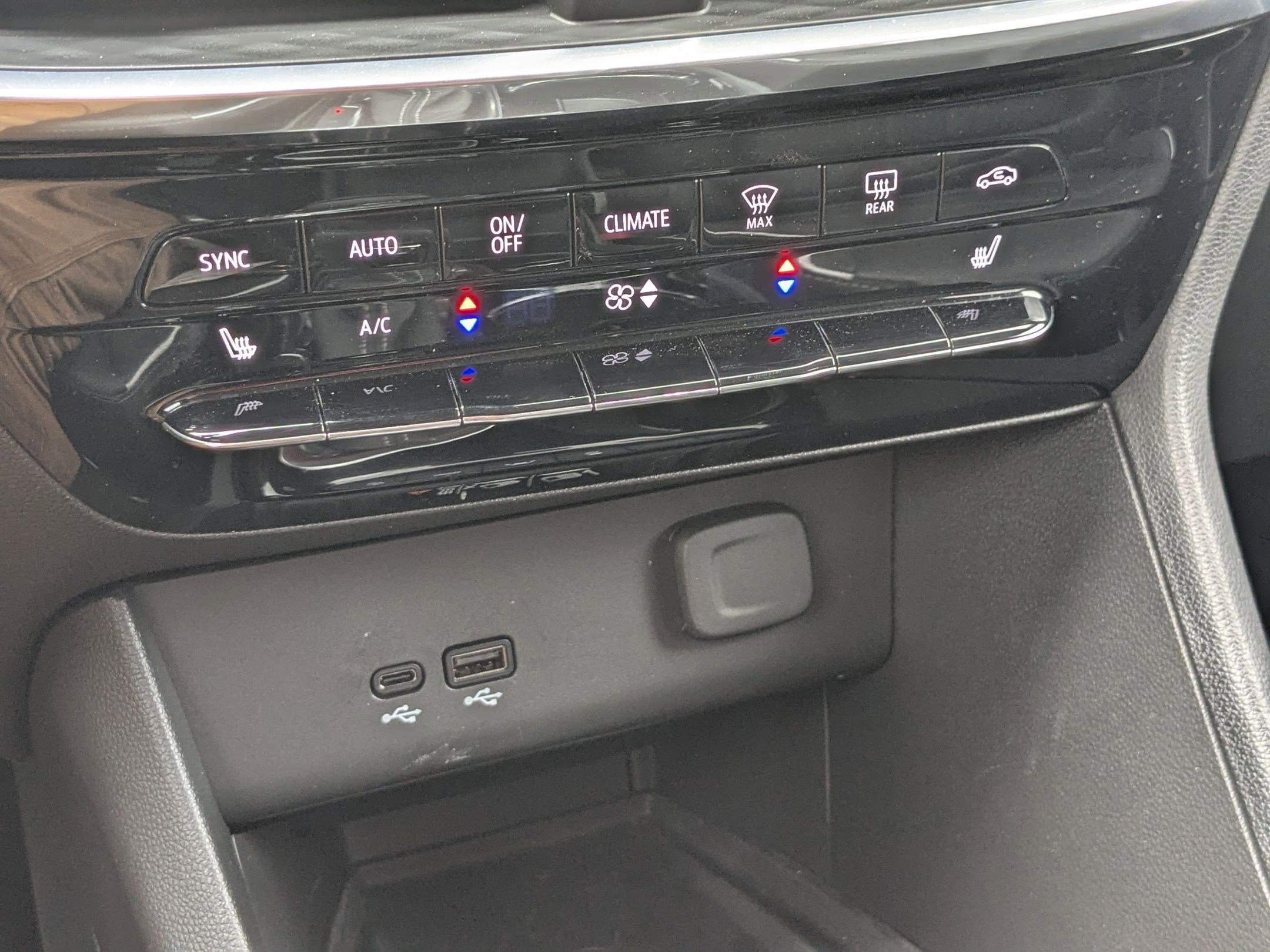 Certified 2024 Buick Encore GX Avenir w/ Avenir Technology Package image 21