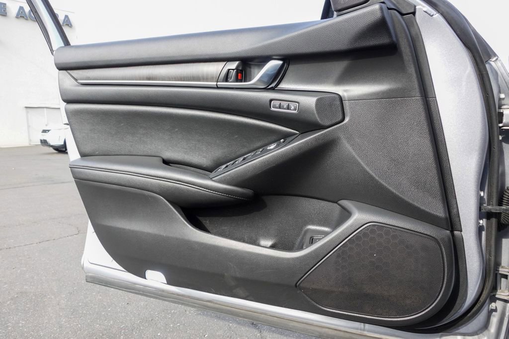 Used 2020 Honda Accord Touring image 23
