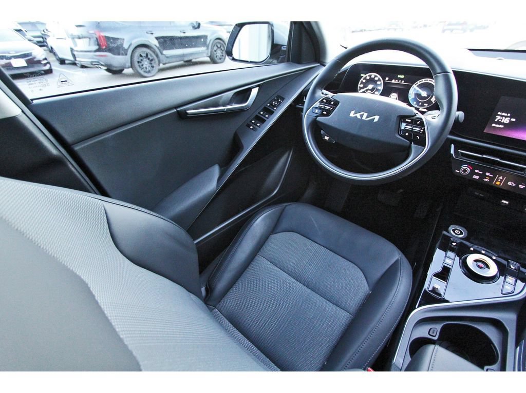 Used 2023 Kia Niro Wind FWD image 9