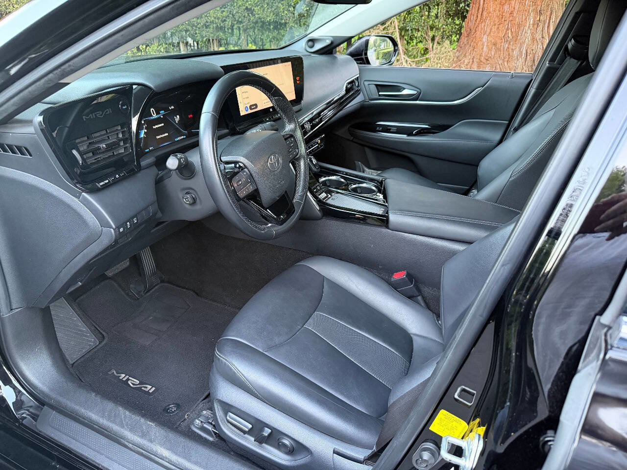 Used 2023 Toyota Mirai w/ Advanced Technology Package image 12