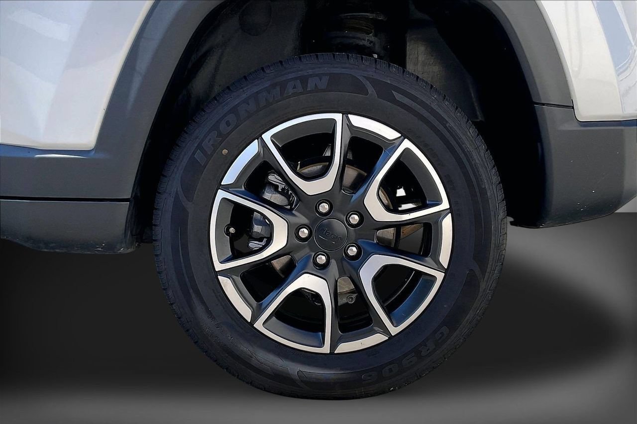 Certified 2024 Jeep Compass Trailhawk AWD/4WD image 34