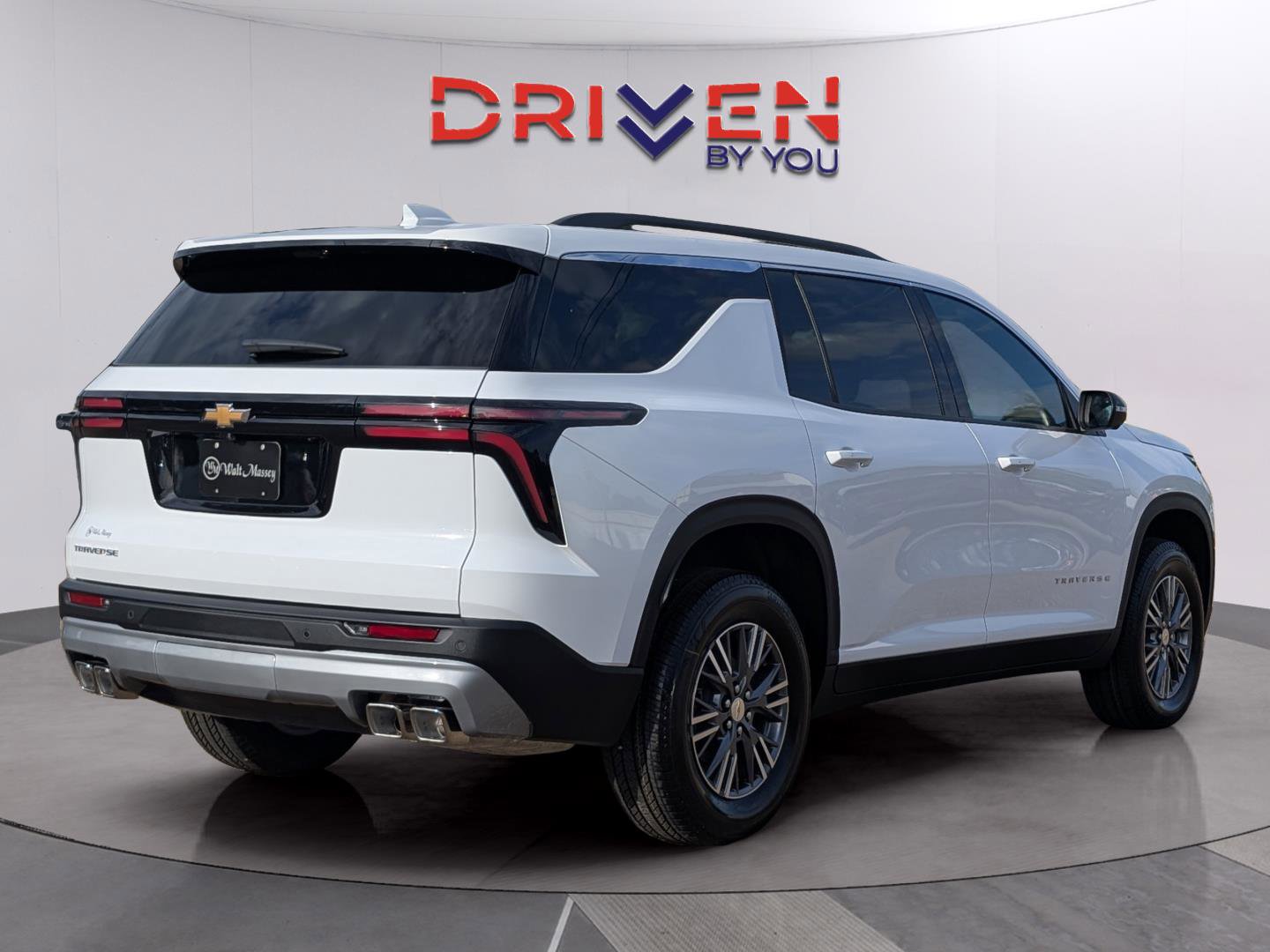 New 2026 Chevrolet Traverse LT w/ Driver Confidence Package FWD image 5