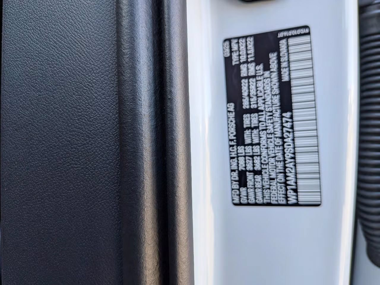 Certified 2025 Porsche Cayenne Turbo AWD/4WD image 28
