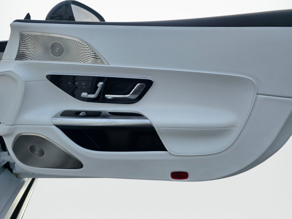 New 2026 Mercedes-Benz Maybach SL 680 image 25