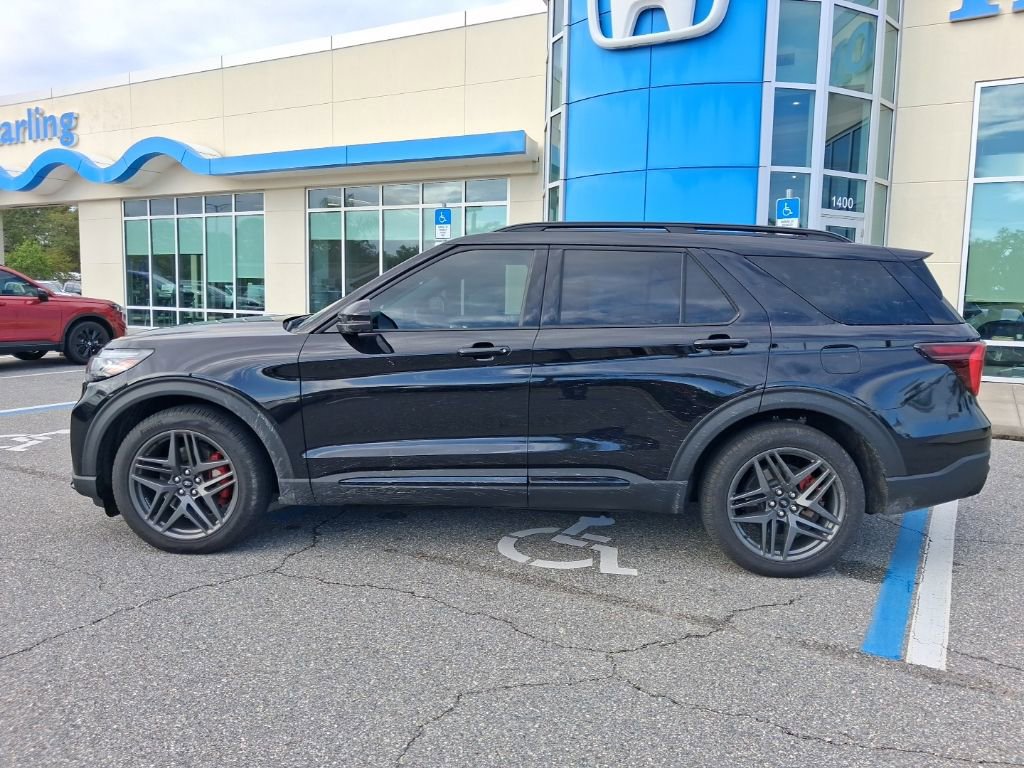 Used 2025 Ford Explorer ST w/ Sun And Sound Package image 8