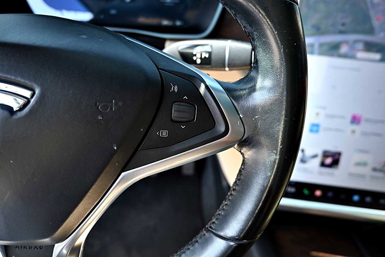 Used 2017 Tesla Model X 75D AWD/4WD image 23