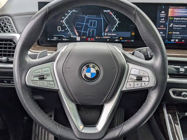 Used 2025 BMW X7 xDrive40i w/ Premium Package image 11