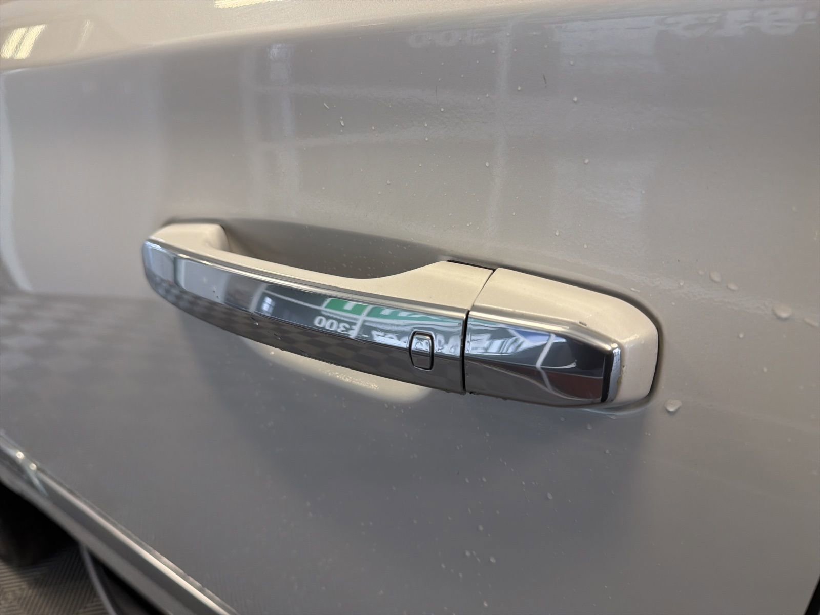 Used 2020 Cadillac Escalade ESV Luxury image 9