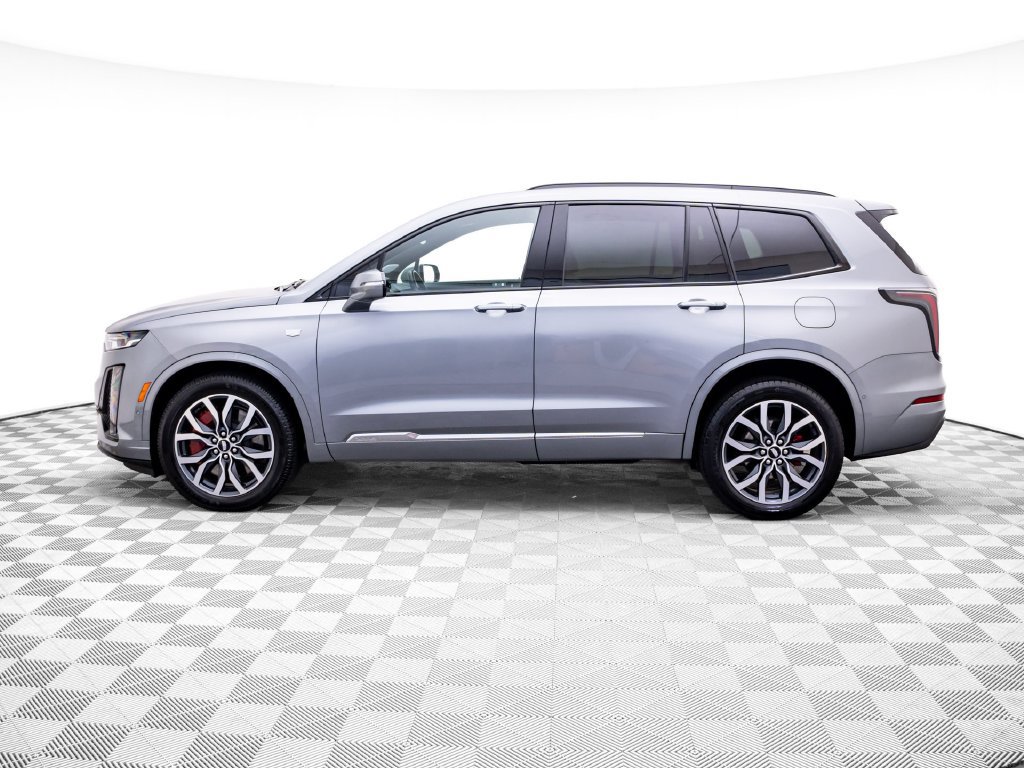 Used 2024 Cadillac XT6 Sport w/ Technology Package AWD/4WD image 2
