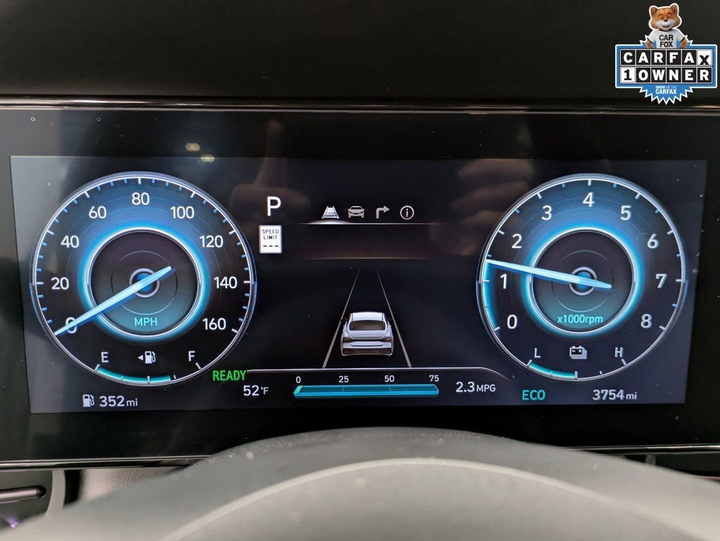 Used 2025 Hyundai Elantra Limited image 17