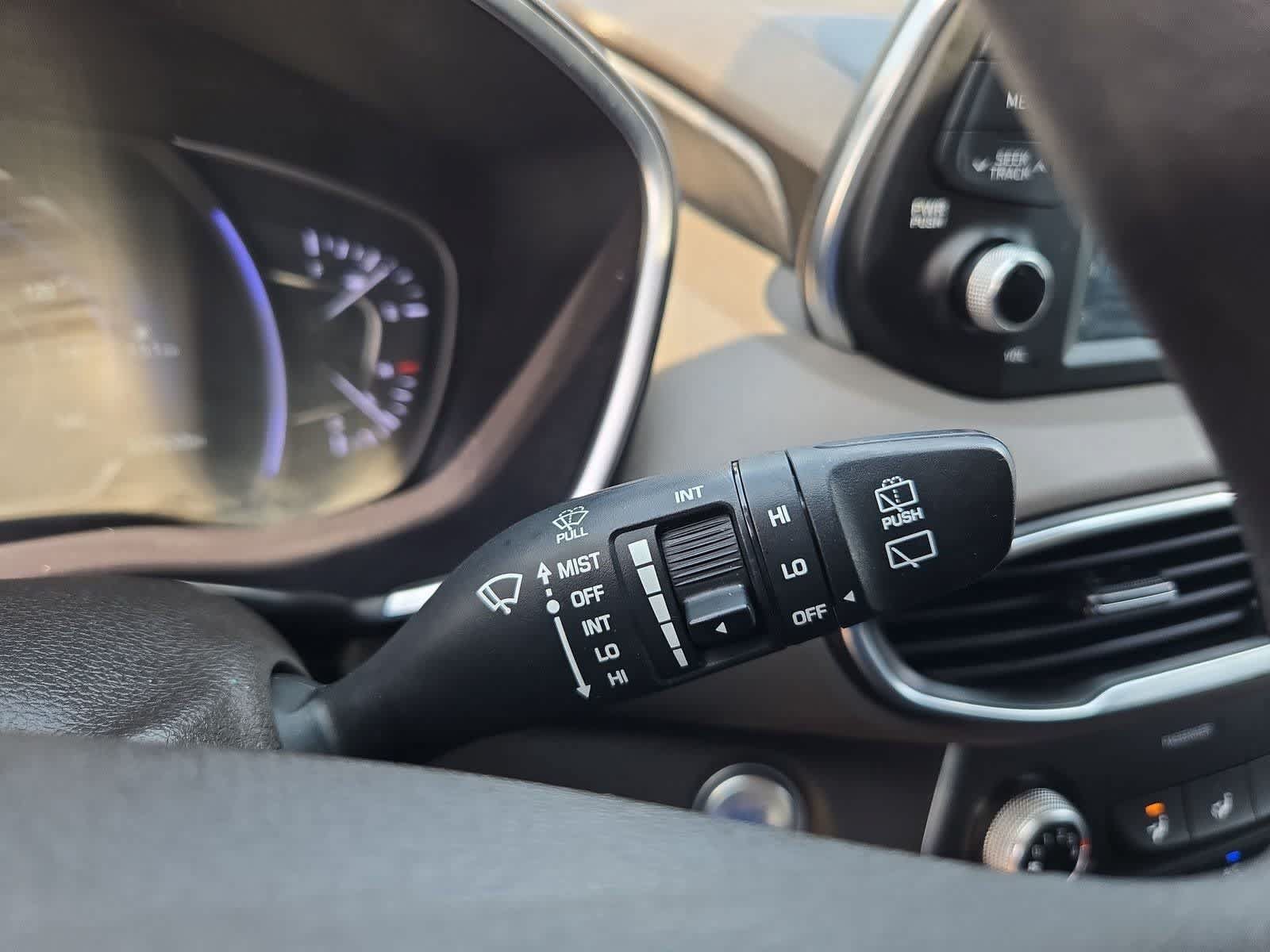 Used 2019 Hyundai Santa Fe SEL FWD image 24