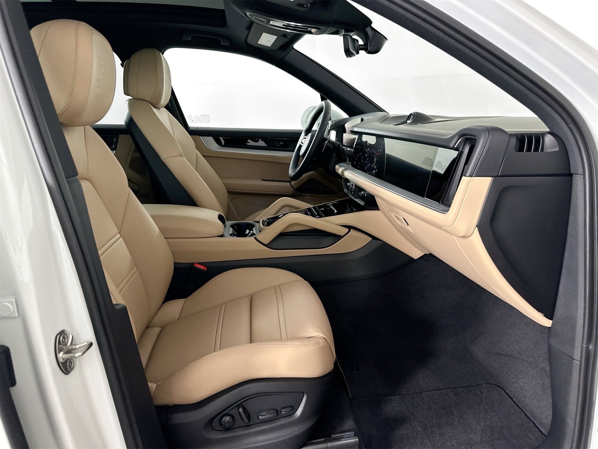 New 2026 Porsche Cayenne S image 28