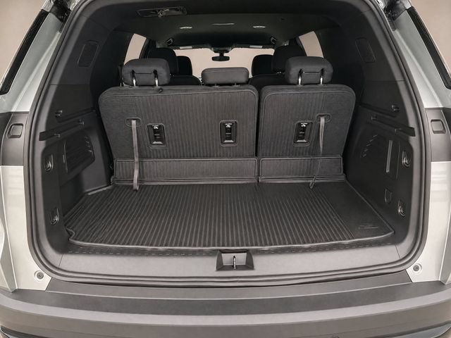New 2026 Chevrolet Traverse LT w/ Driver Confidence Package FWD image 13